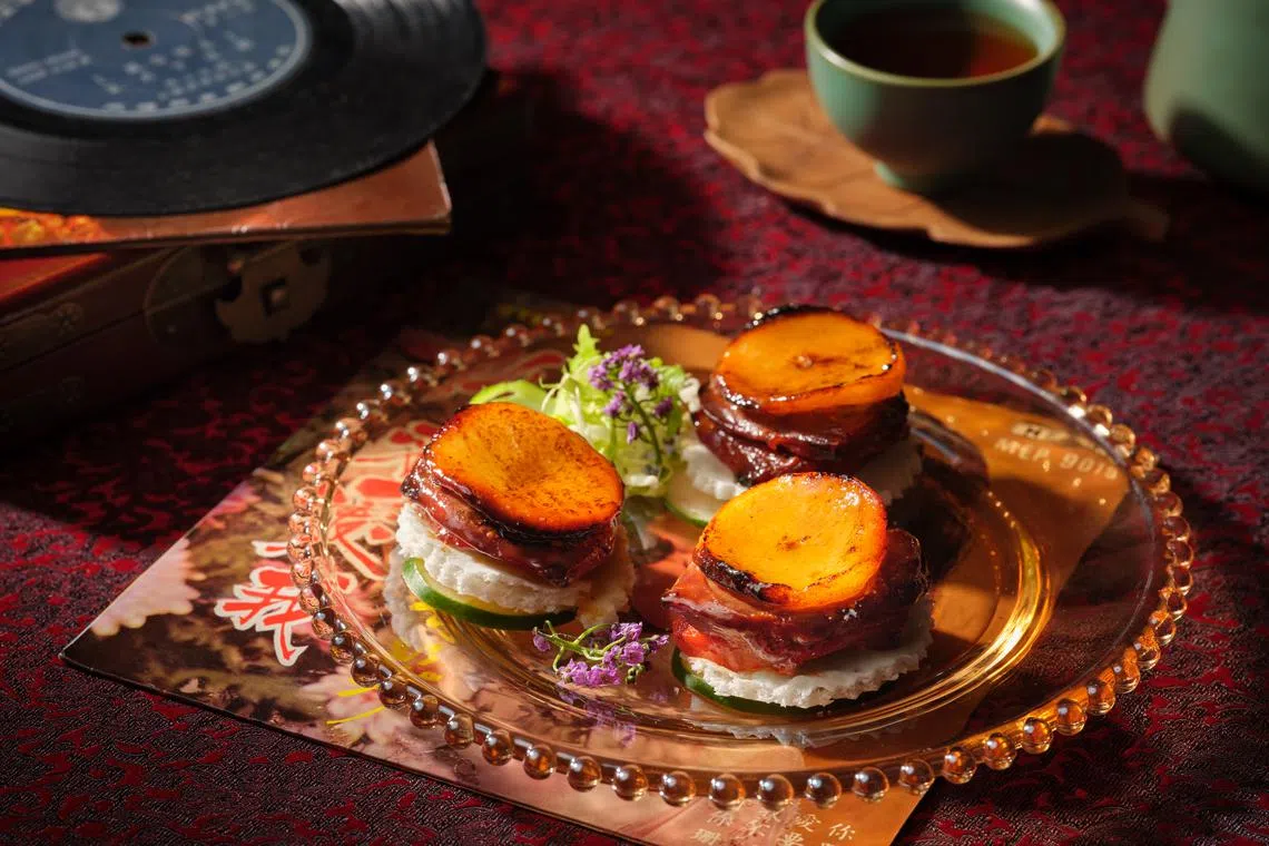 蜜汁金钱鸡，原来没有鸡肉，而是以肥瘦猪肉和鸡肝组成。（餐馆提供）