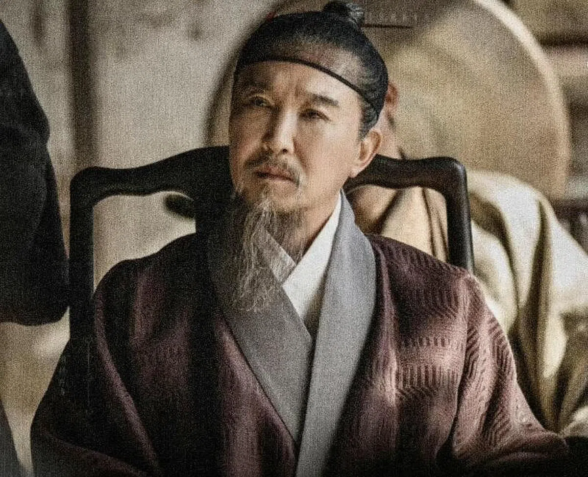 吴刚饰演前御史范渊，诠释这个角色的老谋深算和阴鸷奸佞。（互联网）
