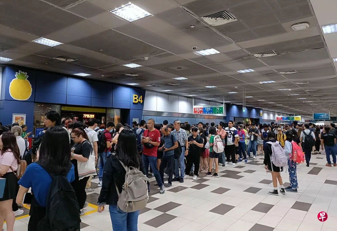 巴士故障导致文礼转换站出入瘫痪| 联合早报