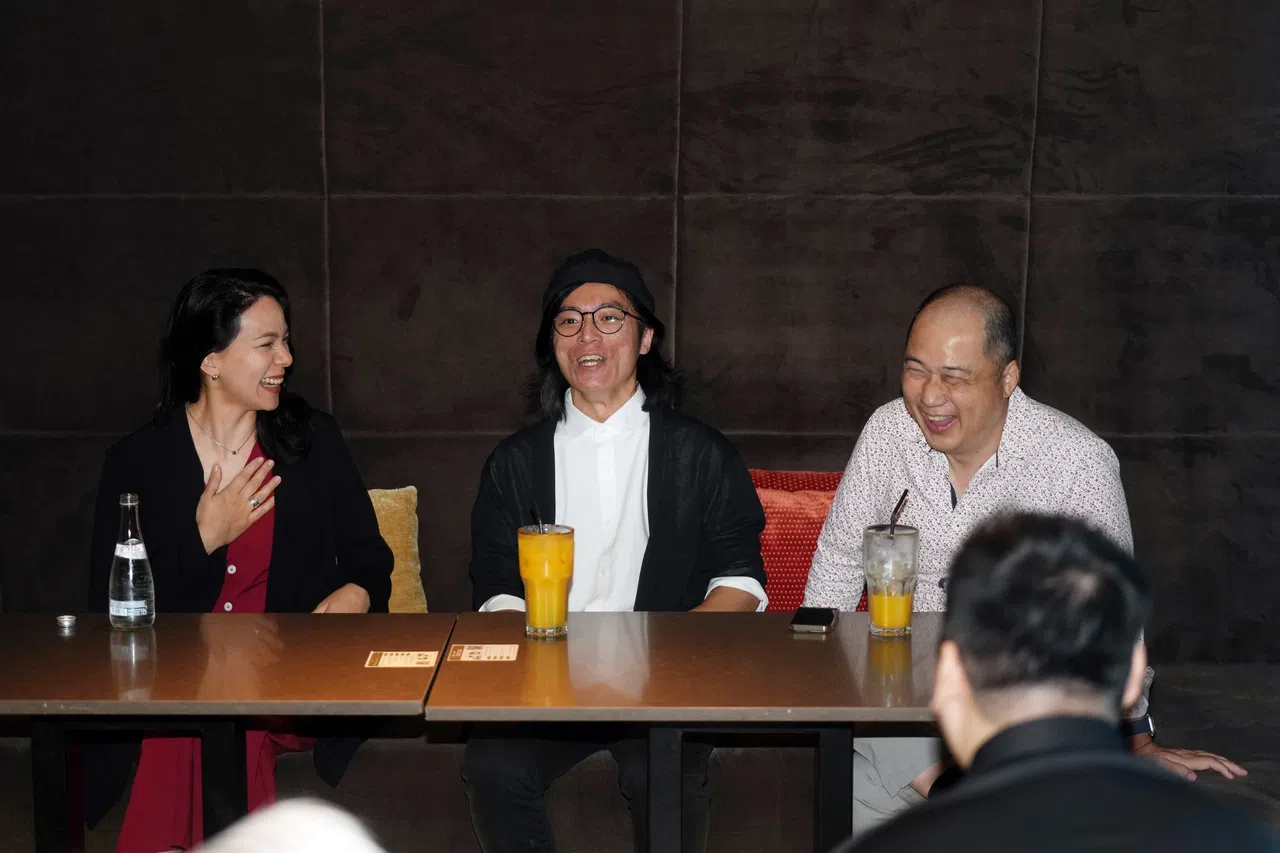 韦罗莎（左起）、吴启忠和曾银阶接受本地媒体联访。（谢智扬摄）