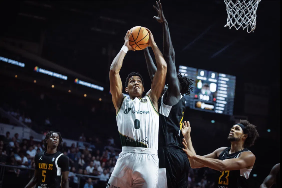 马拉加大前锋佩雷兹（中）砍下全队最高的16分，带领球队走向胜利。（取自国际篮联洲际杯官网）