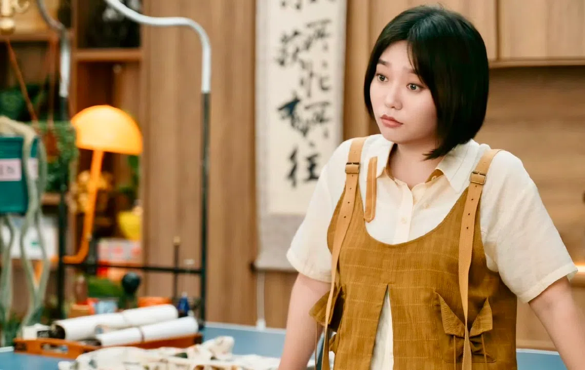 看什么】外星母女遇上地球父子散装家庭抛笑料| 联合早报