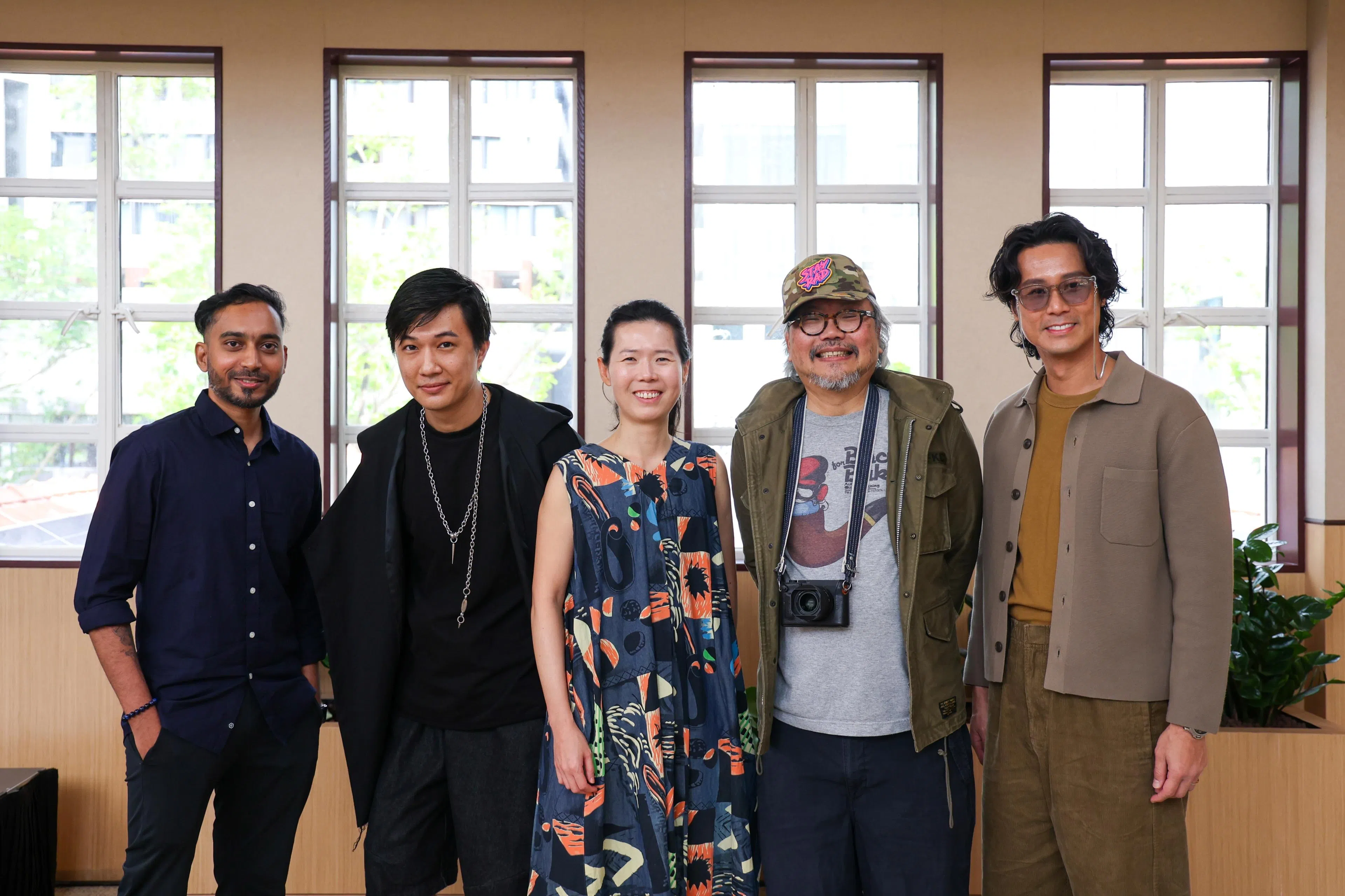 五位导演Vikneshwaran Silva（左起）、曾锦源、黄美美、林基云和陈邦鋆负责五部短片。（林明顺摄）