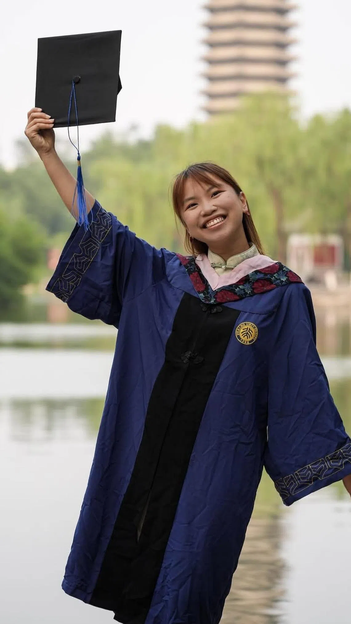 本科毕业于美国普林斯顿大学的美国籍留学生温静萍2025年刚在北京大学燕京学堂完成经济与管理硕士学位。（受访者提供）