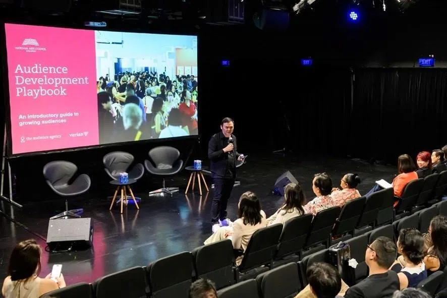 受众指南案例：鼟乐团借新体验破圈 华文文学团体寻求年轻化突破