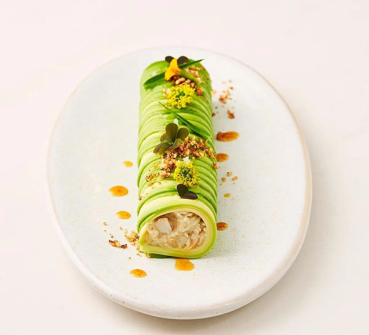 Rosemead这道Mangrove Crab Tartine with Avocado and Yuzu Citrus结合了蟹的鲜甜和牛油果的顺滑。