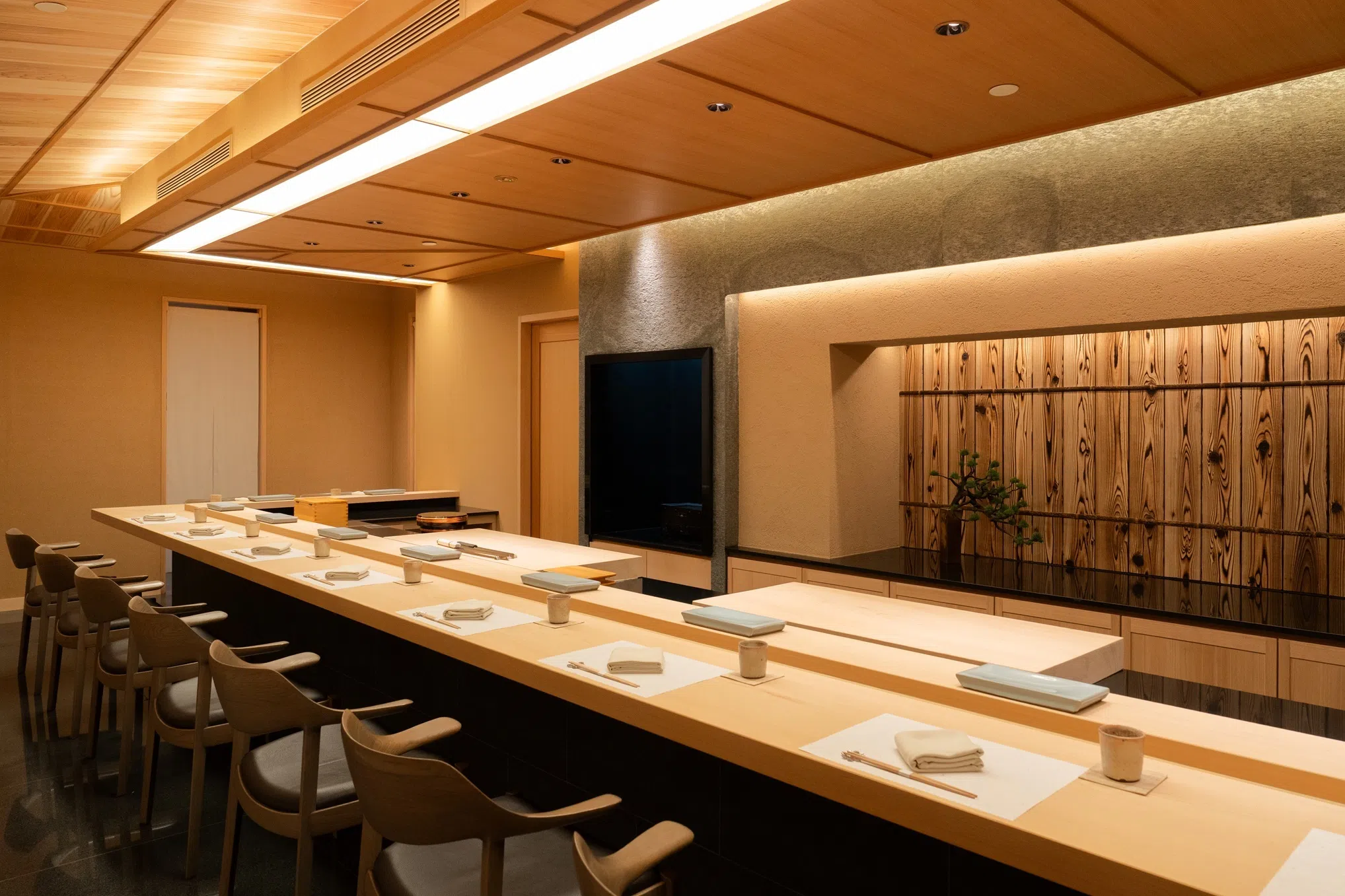 Sushi Hare的新地址位于赞美广场，餐吧座位限10人。（餐馆提供）