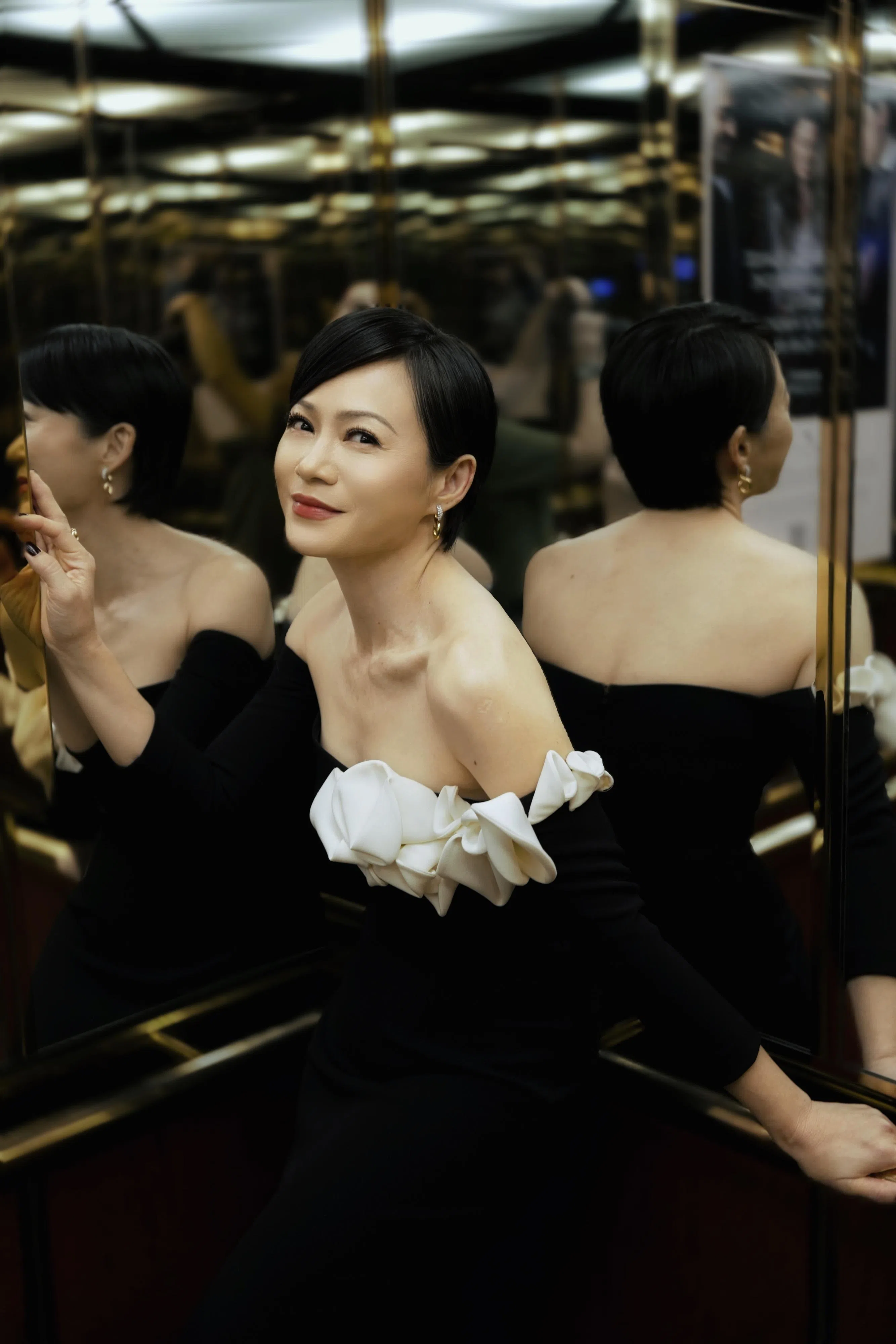 杨雁雁出席柏林影展开幕礼，身穿露肩晚礼服，性感又优雅。（杨雁雁提供）