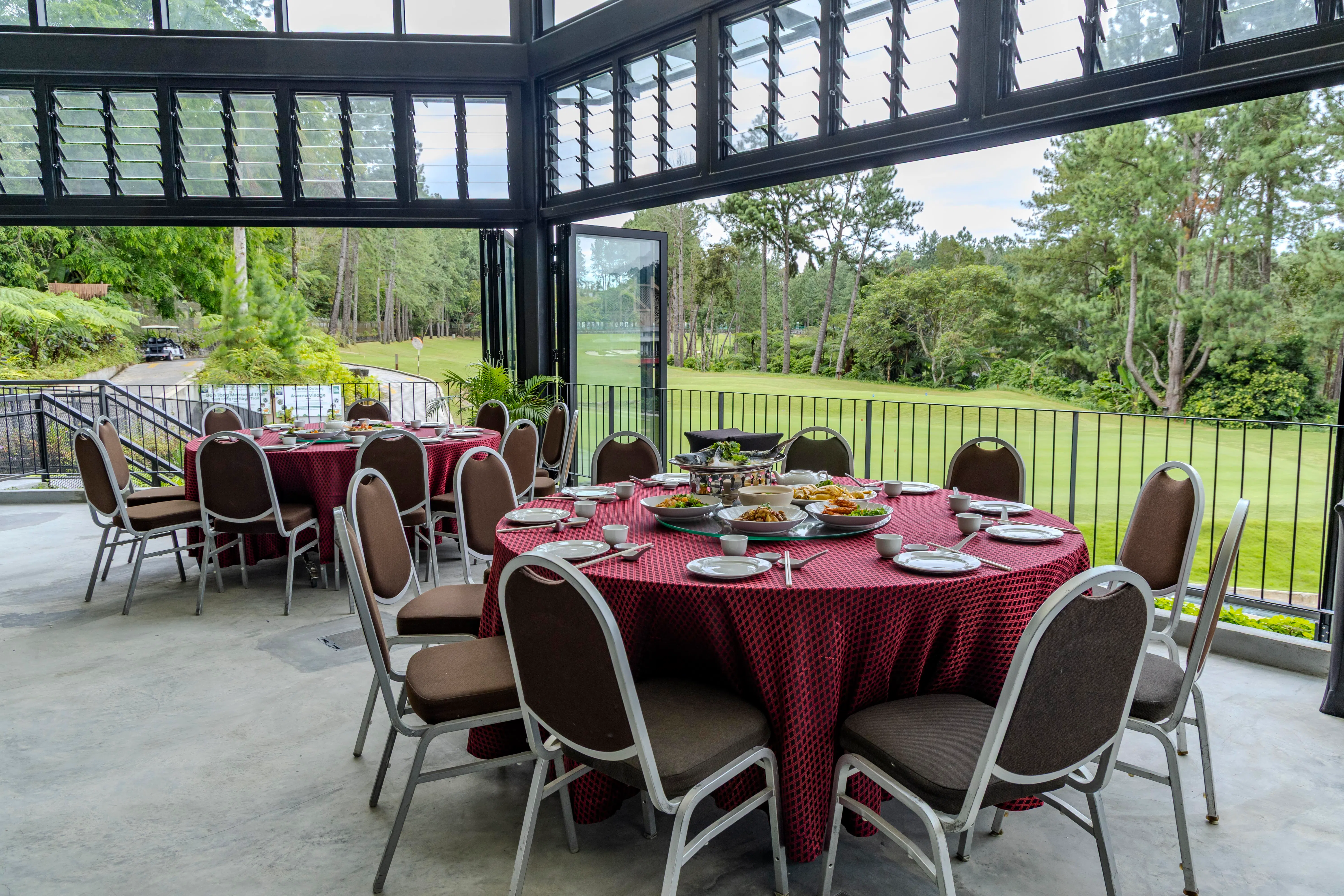 与亲友共聚云顶世界阿娃娜，以一顿丰盛的新春晚宴为新年开运。（云顶世界提供）