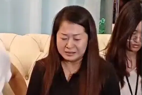 “女儿根本不认识嫌凶” 马国校园命案死者母亲：警察说女儿被捅200刀 | 联合早报