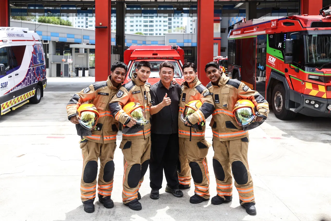 梁志强（中）携新人报到，他们是Luqmaan Hakiim（左起）、陈昱仁、蔡常勇和Kiki Darling。（关俊威摄）