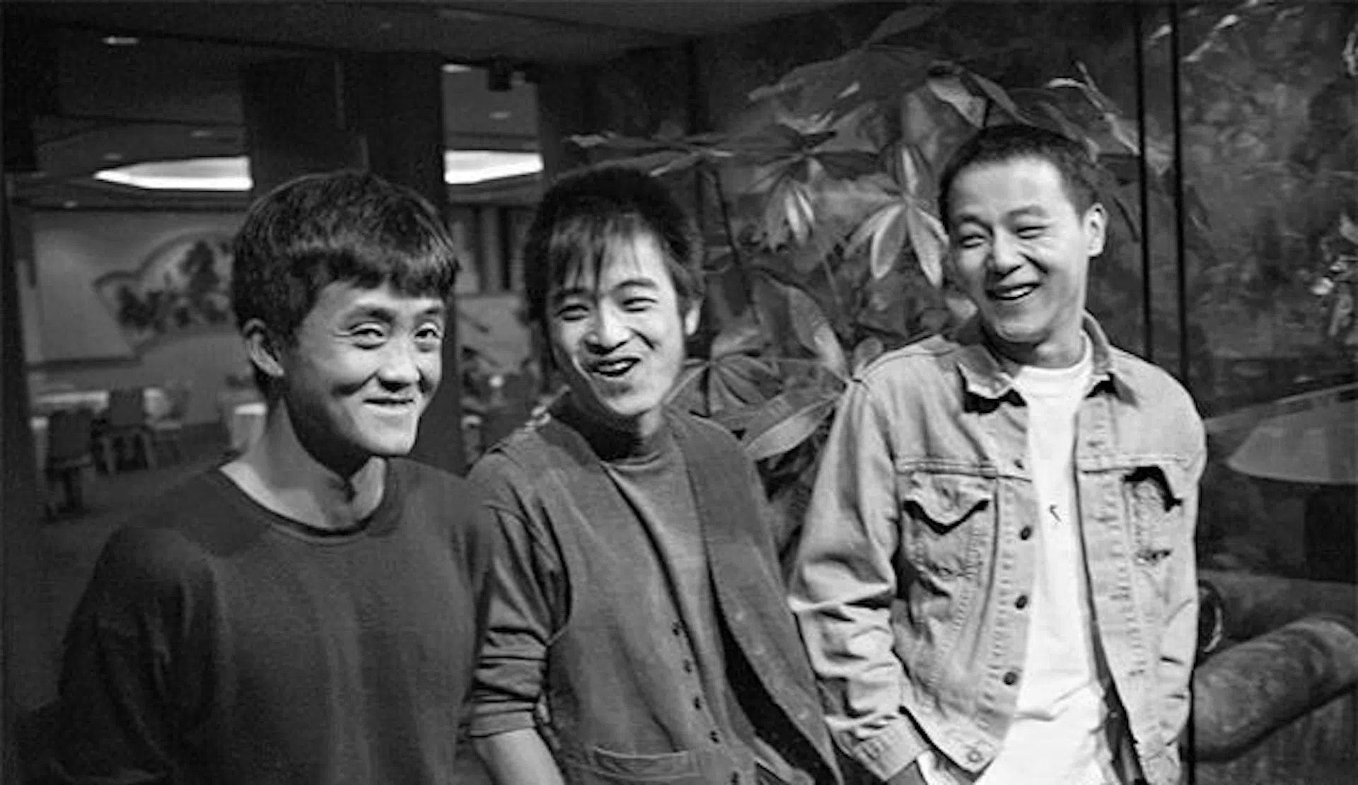 昔日张楚（左起）、何勇、窦唯三足鼎力，一起到港台发展。（互联网）