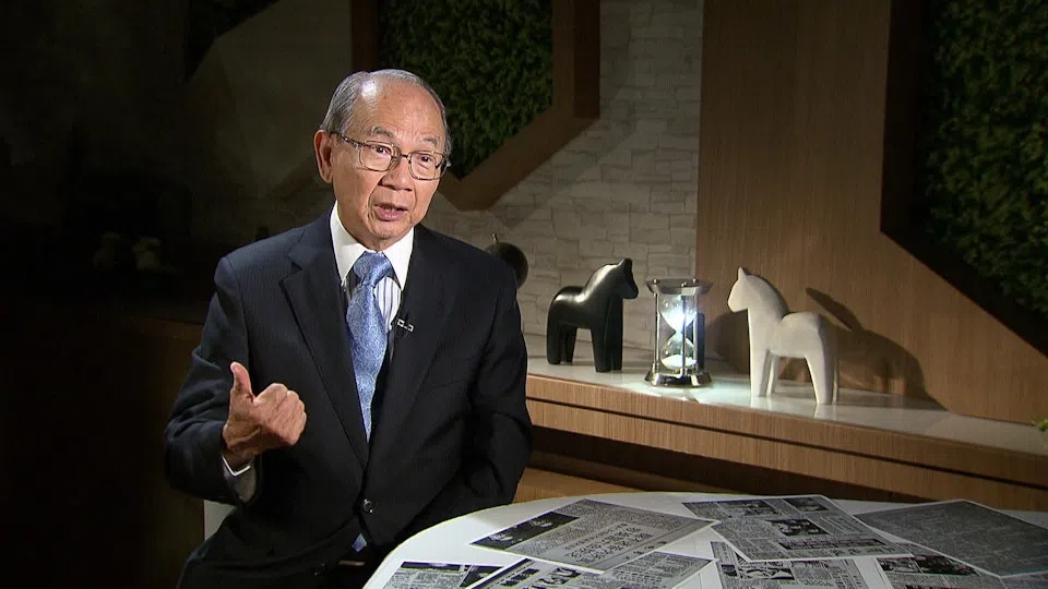 李小龙出事时为他进行抢救的医生麦海雄，上节目受访。（视频截图）