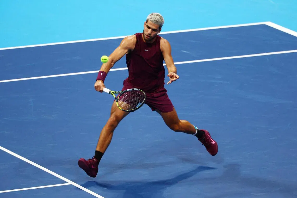 阿尔拉卡斯在东京站首赛为救球导致左脚踝扭伤，但此役决赛未受太大影响，火力全开。（路透社）