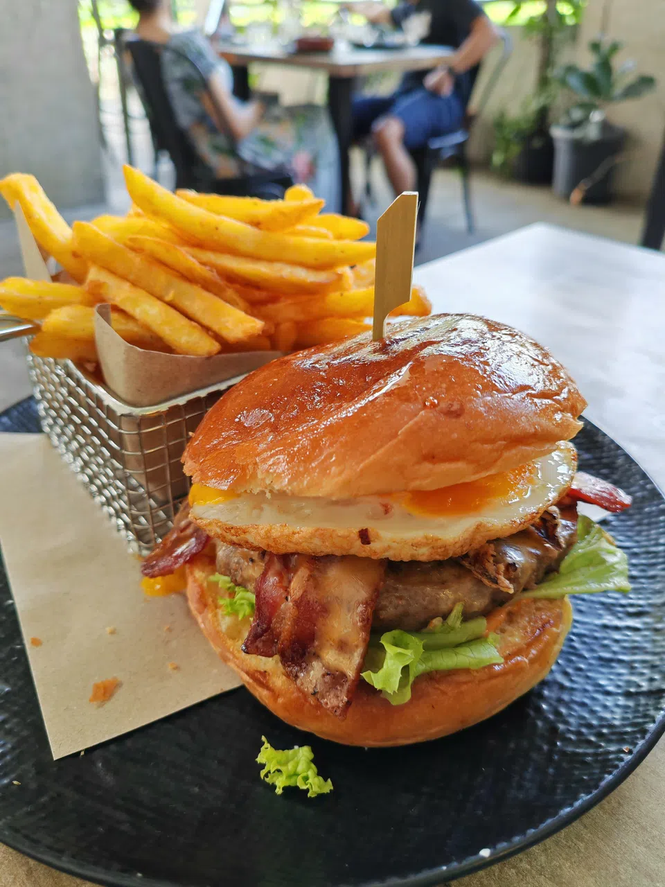 手机能够捕捉到食物细节和色彩，呈现出美味诱人的效果。（黄少伟摄）