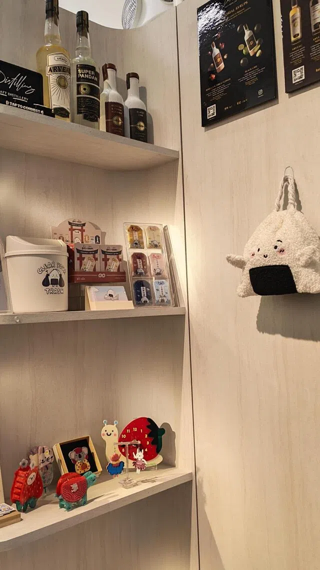 工作室特辟空间，免费展示本地新晋品牌、艺术家、手作人及工匠作品。（陈爱薇摄）