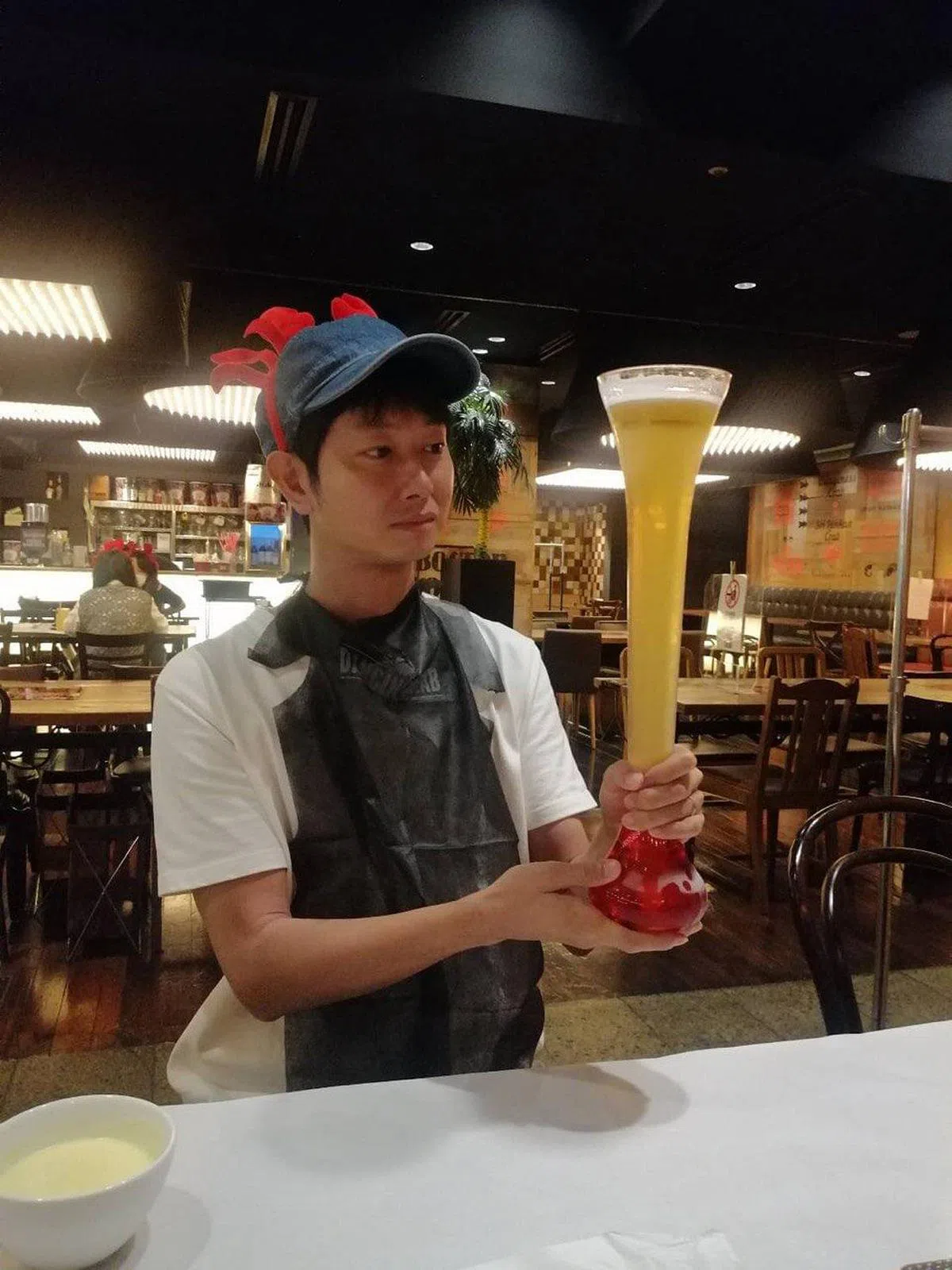 出租自己，给予陪伴竟能养家糊口（图/SHOJI MORIMOTO推特)。 