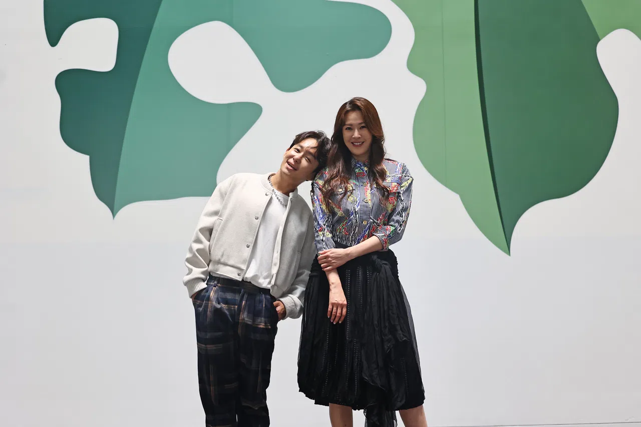 田铭瑶为老婆的综艺节目表现打九分，刘子绚自评七分。（陈渊庄摄）