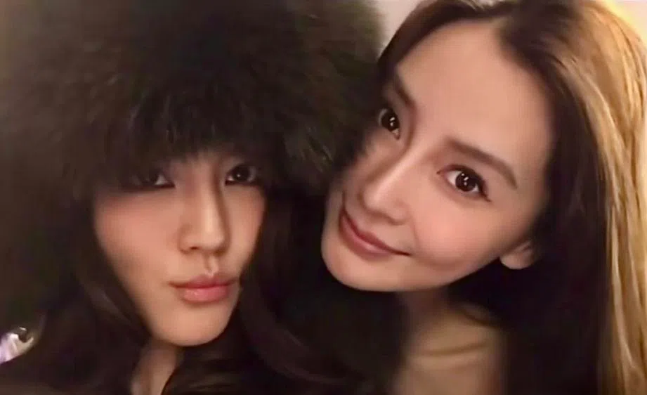 Angelababy（右）的37岁生日派对上，吴千语不仅受邀出席，更是她现场唯一的圈内好友。（互联网）