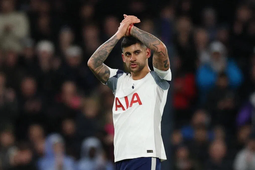 向球迷道歉后又讽刺老板 队长言论让热刺危机升级