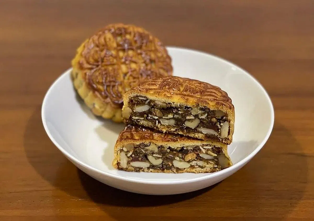 五仁月饼有圆满和谐的寓意。（黄靖晶摄）