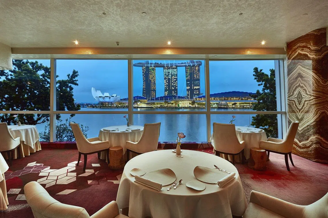 在Saint Pierre可选择单点菜，想体验美食美景，不必担心荷包大出血。（餐馆提供）