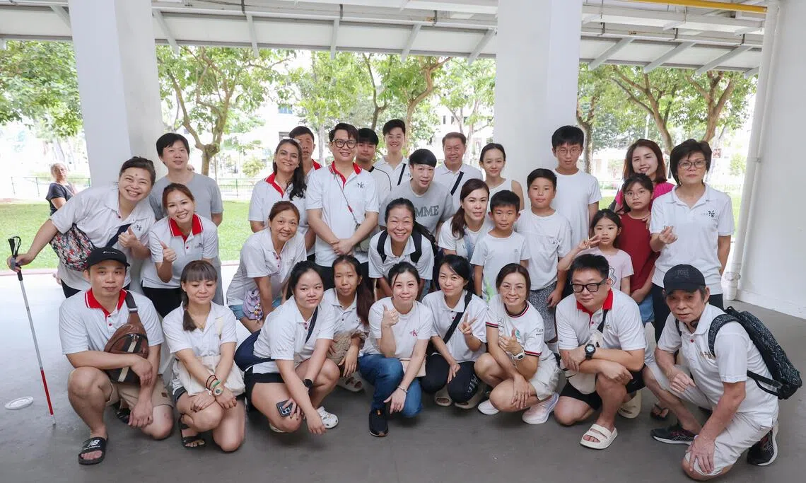 “让希望活下去”10月5日的活动，共有约30名义工参与，当中年纪最小的只有7岁。（游甯稀摄）