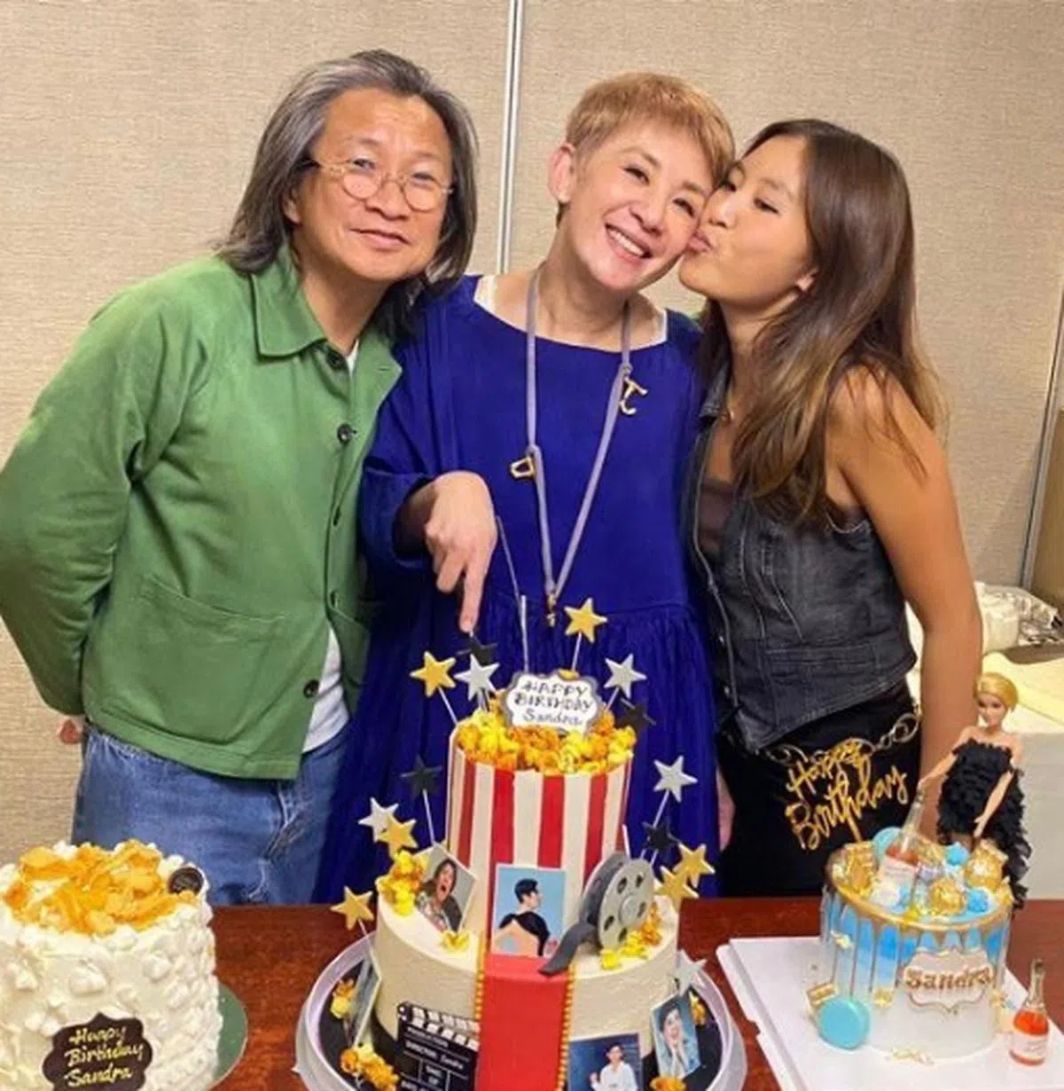 陈可辛（左）和吴君如（中）2004年同居，2006年诞下女儿陈是知（右）。（取自吴君如IG）