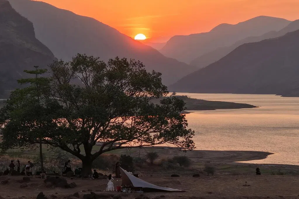 中国官方公告下星期三（4月15日）起启用电子边境管理区通行证；届时，外国人和港澳台民众等人员前往新疆、西藏、云南等边境地区旅游或探亲时，须向县级以上公安机关出入境管理机构申请办理相关证件。