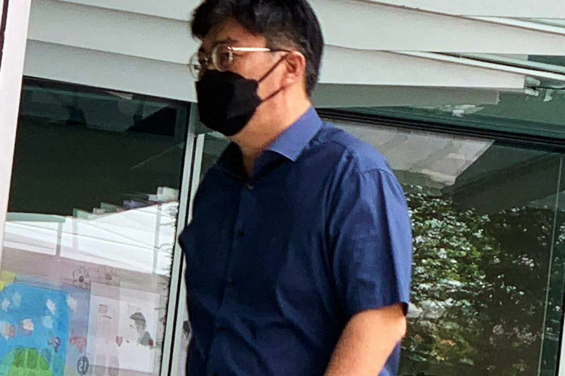 被告刘荣耀面对九项抵触联合国法令的控状。（海峡时报）