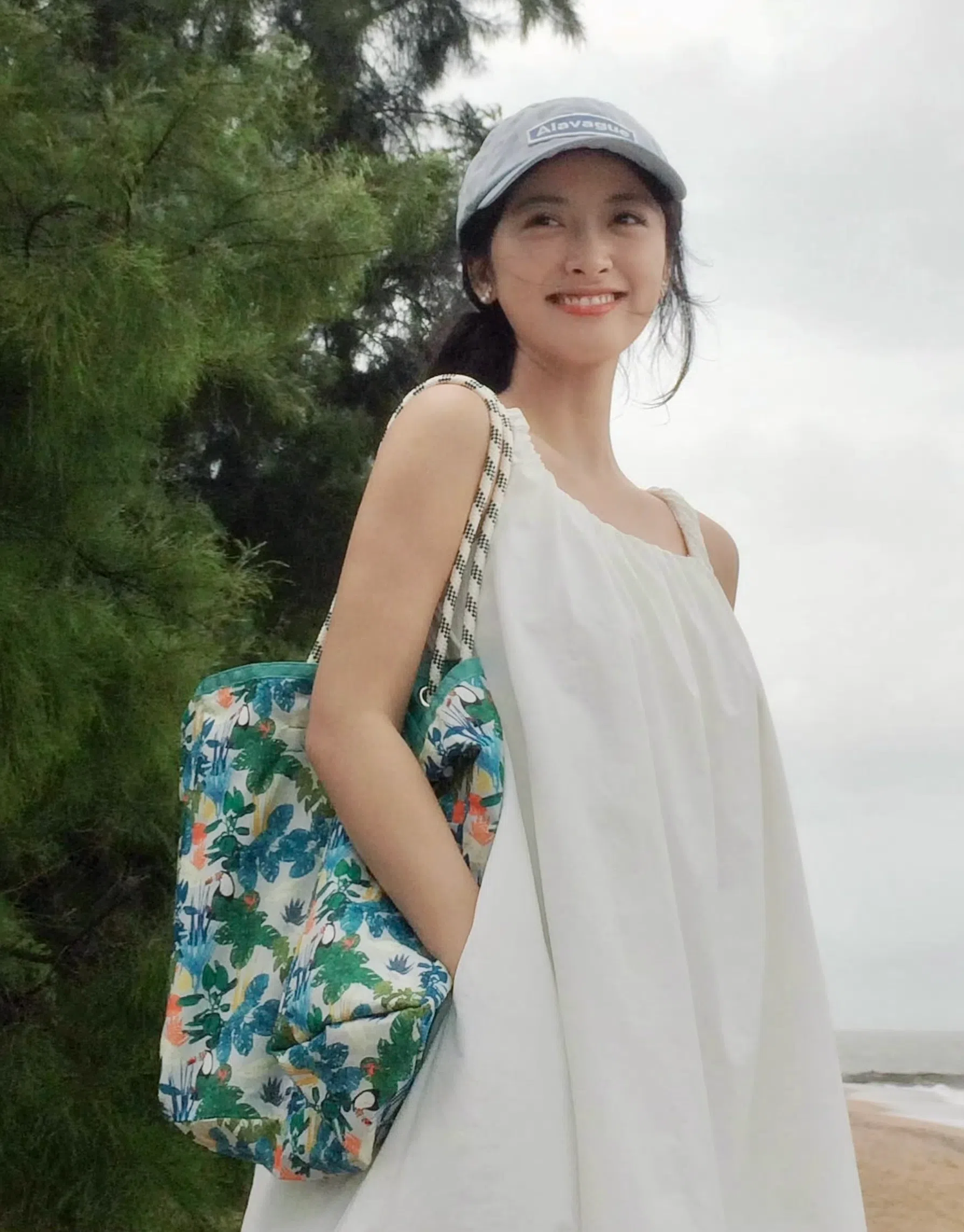 沈月害怕告别，所以总会预设告别。（取自艺人微博）