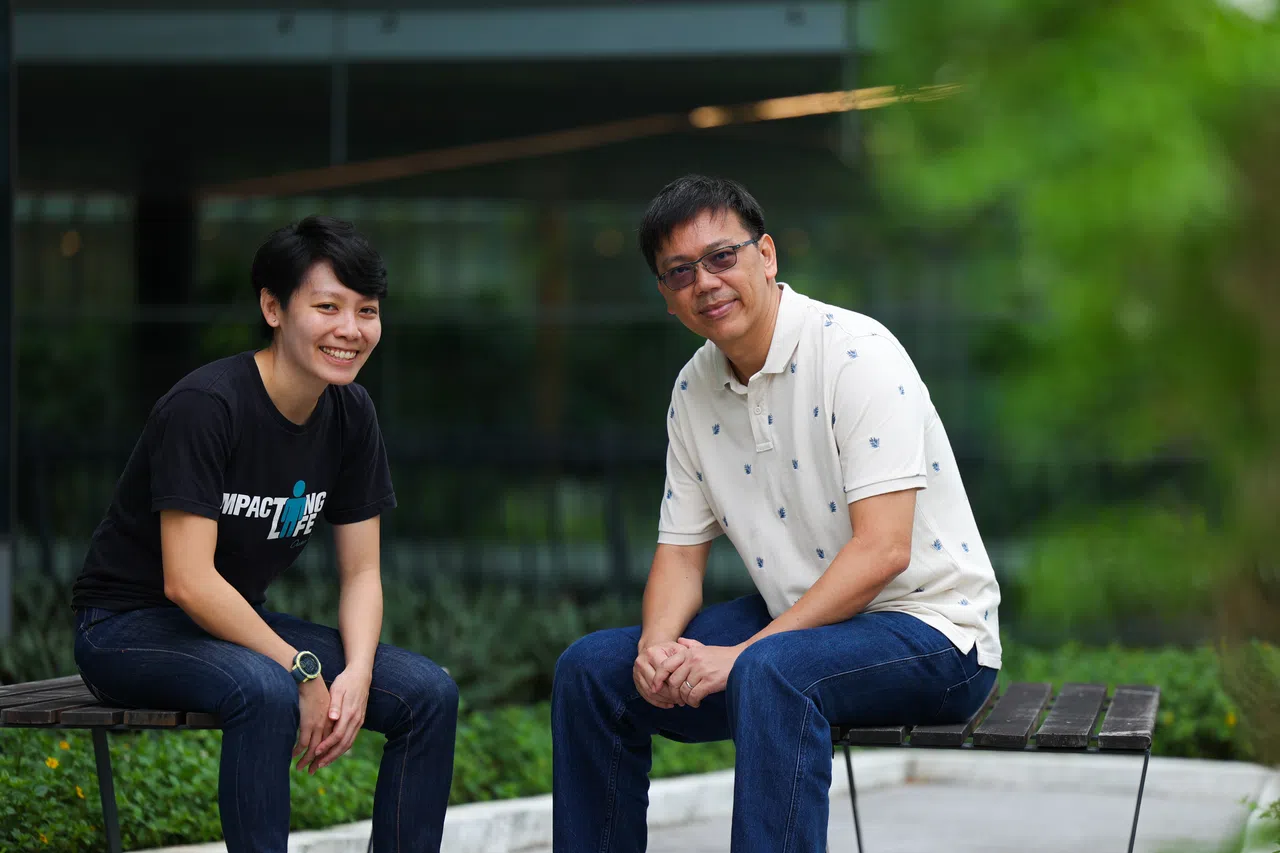 Trampolene创始人陈永发（右）及运营总监石雪婷说，除了面对资金不足的挑战，为特需者提供就职援助是十分耗费人力的工作。他们希望设法利用科技来扩大业务能力，为更多特需者提供就职培训。（林明顺摄）