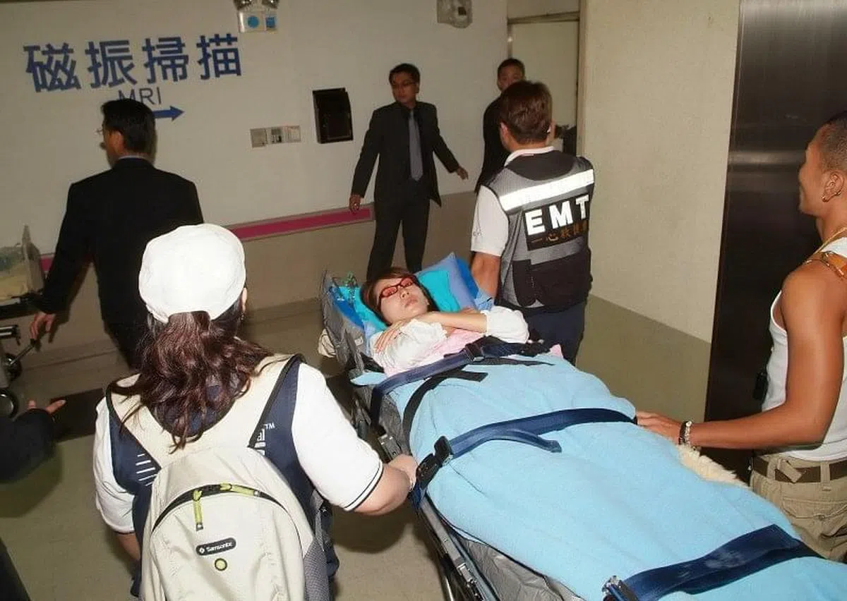 台湾第一名模林志玲同样也曾因拍广告而意外坠马受伤。（互联网）