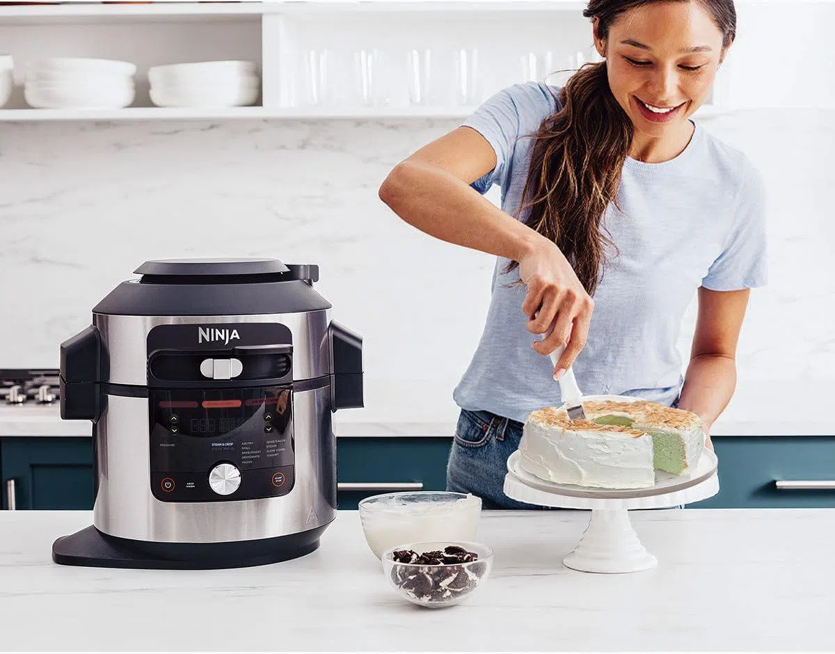 除了炖、焖、烤、炸外，Ninja气压锅也可烘焙，一物多用。（商家提供）