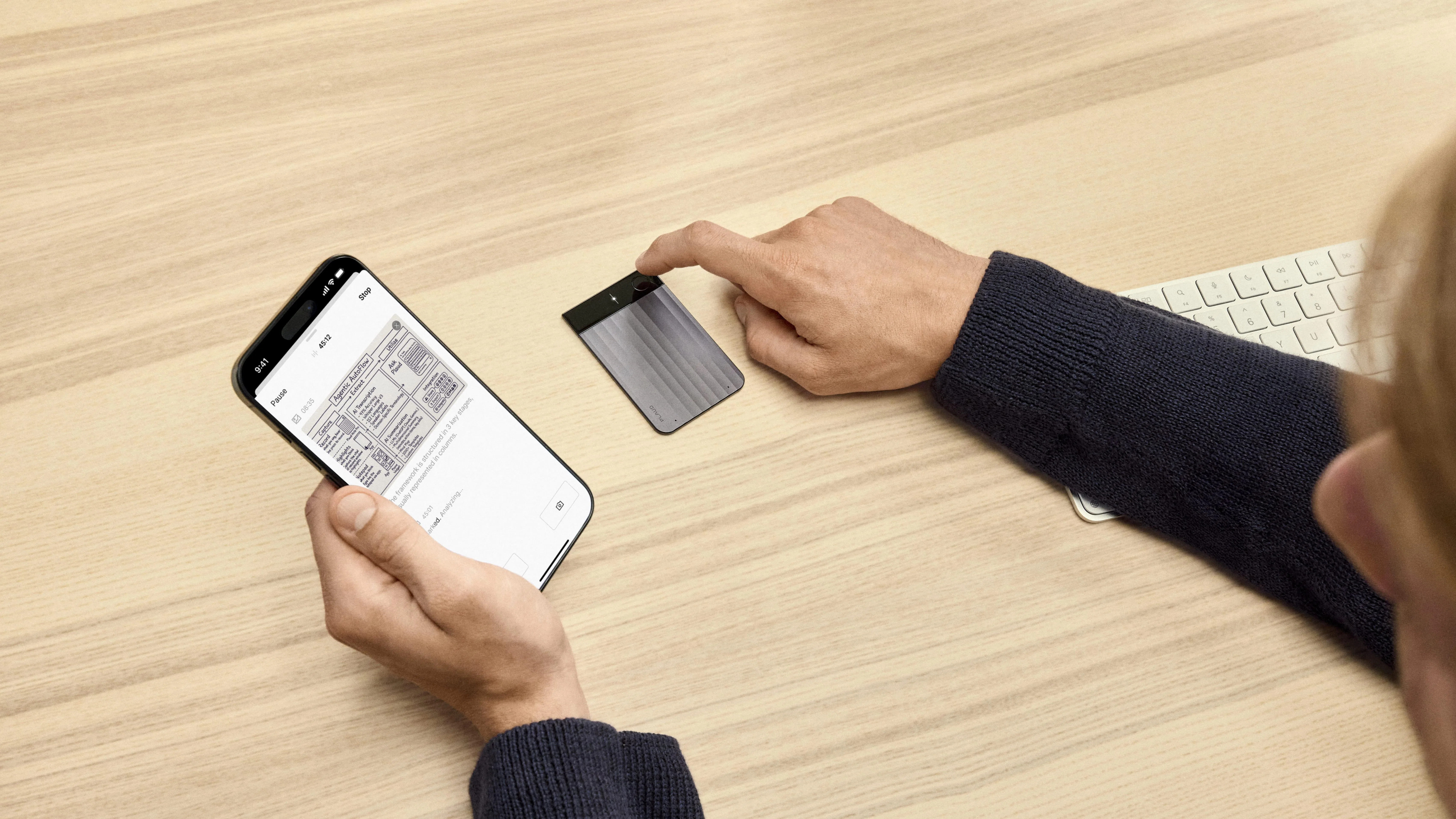 Plaud应用支持多模态输入，用户录音时可通过手机添加照片或文字。（厂商提供）