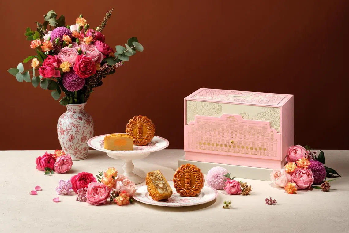 低糖绿豆馅奶黄月饼，口味浓郁。（酒店提供）