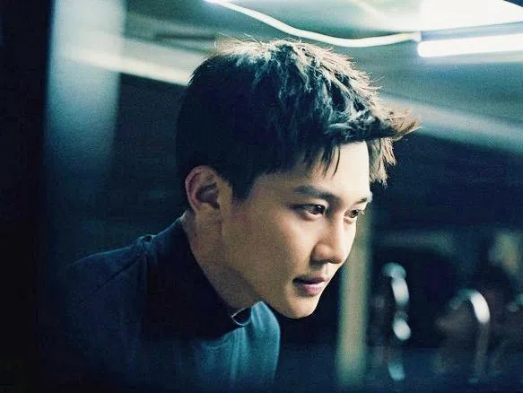 刘怡潼饰演心思缜密、善于伪装的白哲。（互联网）