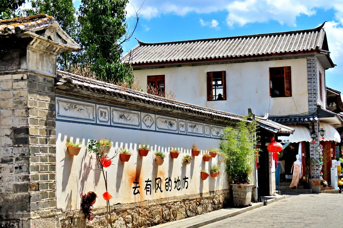 保存最多、最好白族民居建筑群的喜洲古镇。（许月英摄）