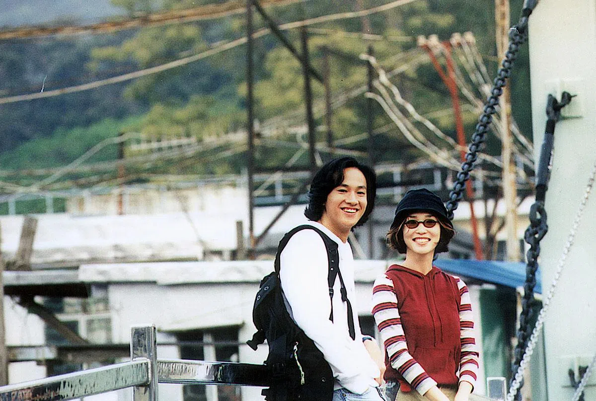 何润东（左）曾与新加坡阿姐范文芳（右）合作《真心话》等影视作品。（档案照）