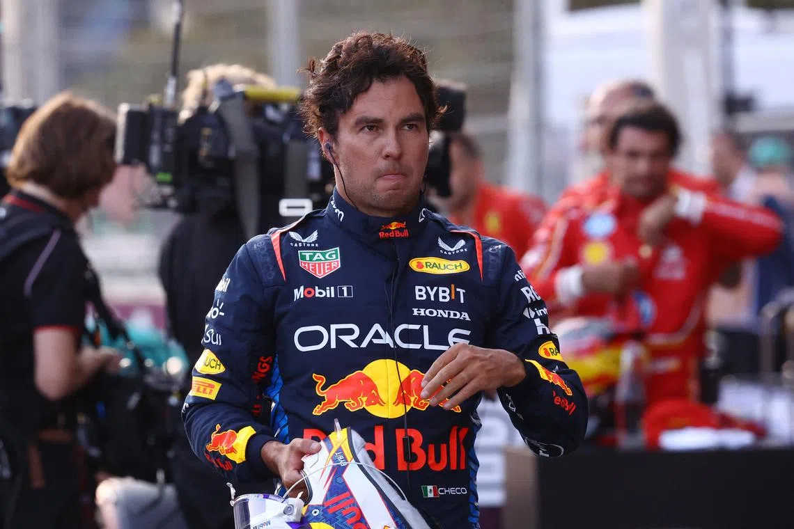 佩雷兹（中）曾在赛季中段传出因成绩不佳将被开除的消息。（路透社）