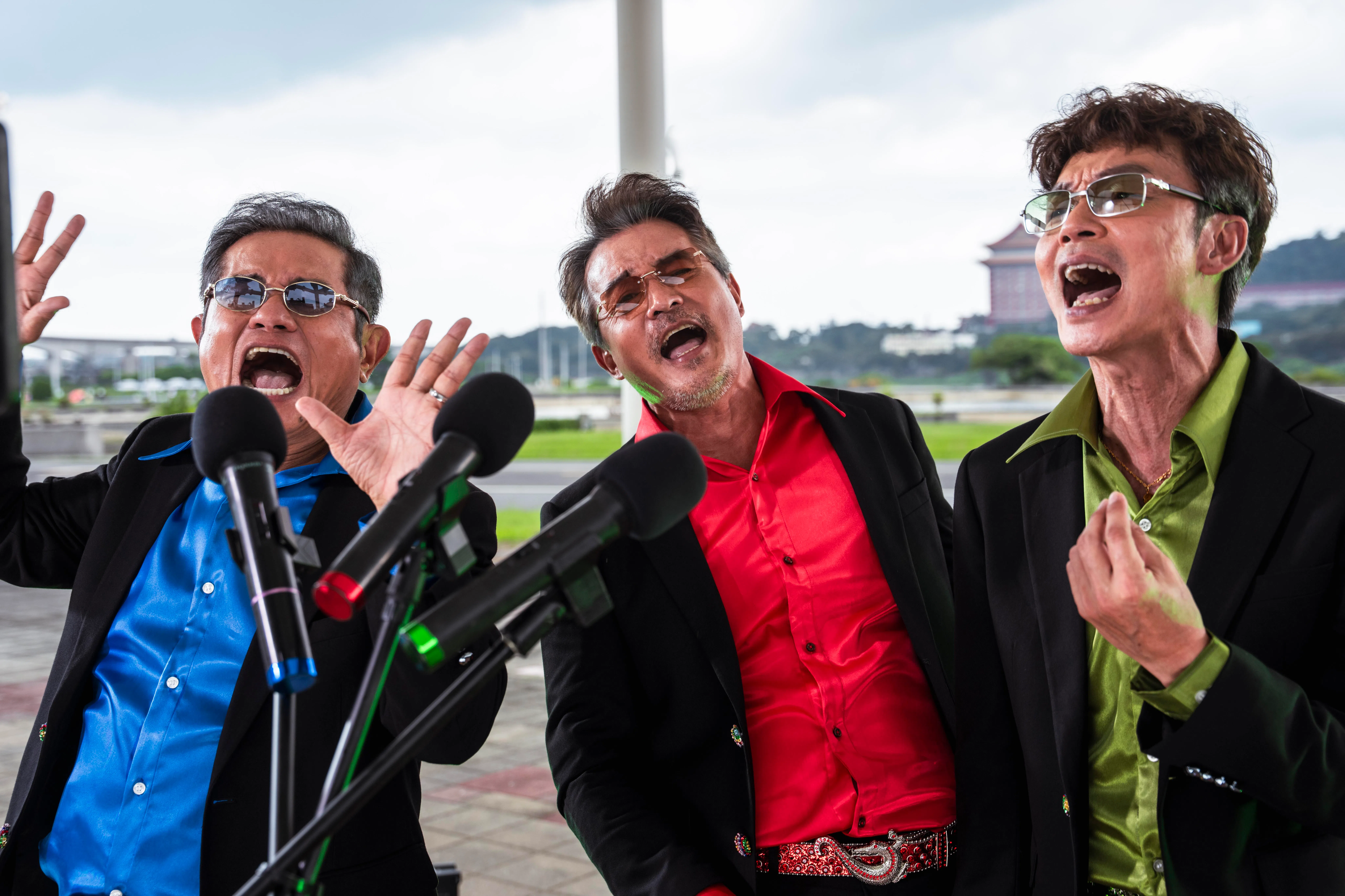 许效舜（左起）、李铭顺和李国煌在《No Good欧吉桑》闯入直播界当网红。（嘉华院线提供）