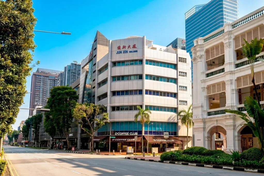 位于桥北路402号的焌新大厦（JUN XIN Building）以7000万元的指示价求售，相当于容积率每平方英尺3948元。
