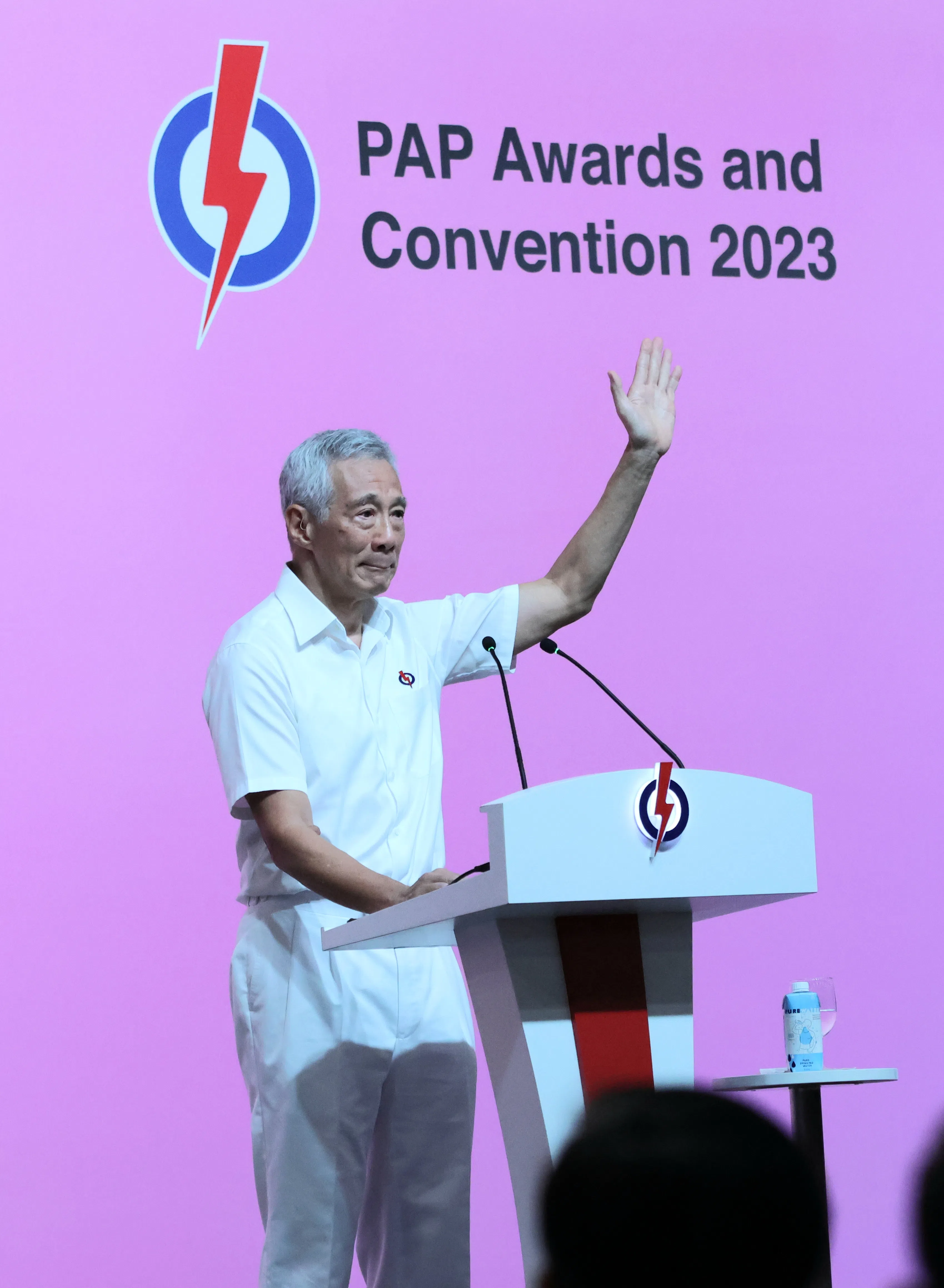 李总理在致辞最后提到自己有幸在成年后一生为国服务时哽咽，一度说不出话来。（梁麒麟摄）