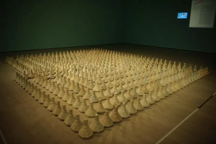 阿尔伯特·约纳坦·塞蒂亚万2011年版本《宇宙迷宫》，新加坡美术馆馆藏。（新加坡美术馆提供）