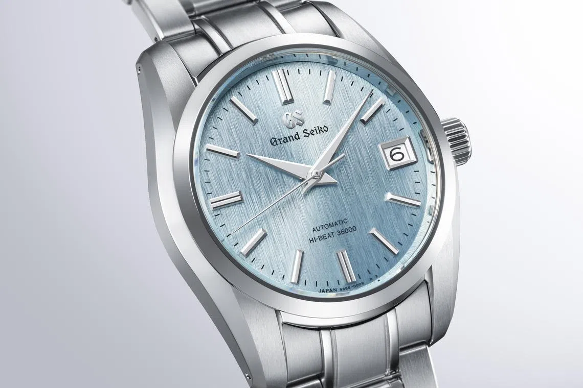 高频机械腕表SBGH347表盘上的图案，是岩手县八幡平市七泷瀑布的景象。（冠蓝狮提供）