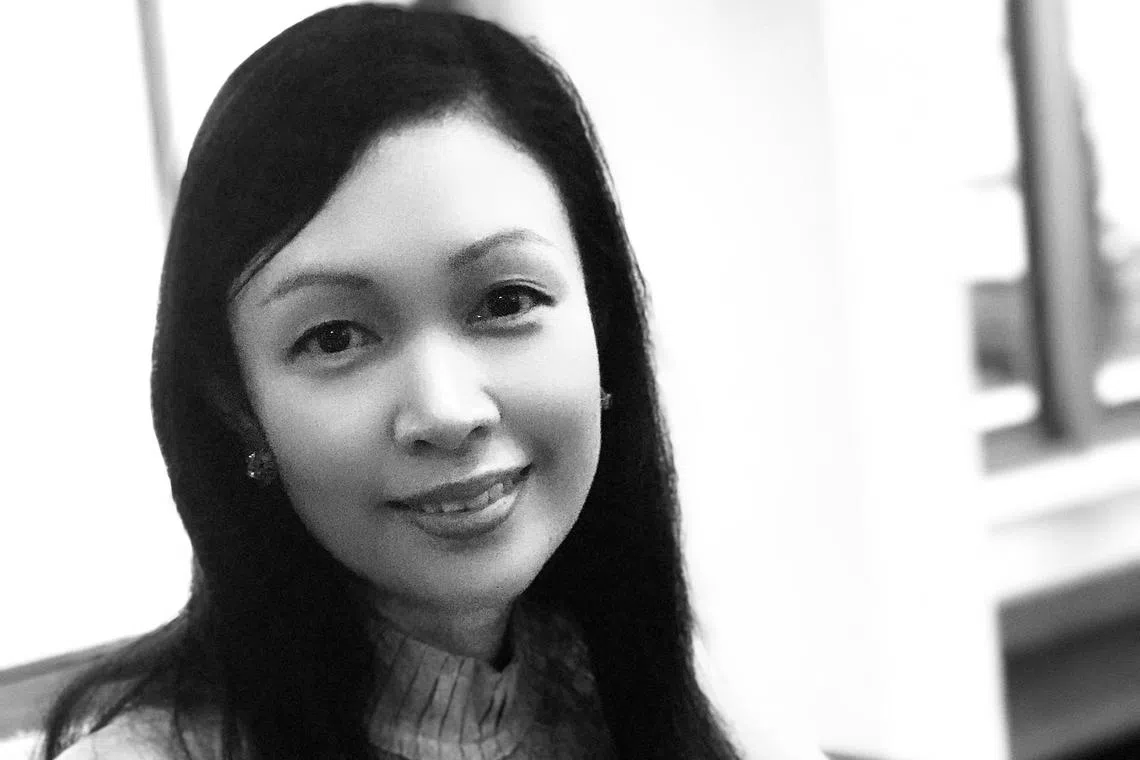 毛丽妃：追逐海鸥的背影。羡慕你高飞的勇气，羡慕你海阔天空四海为家的宽广，羡慕你从高处俯瞰人间万事的视野。（作者提供）
