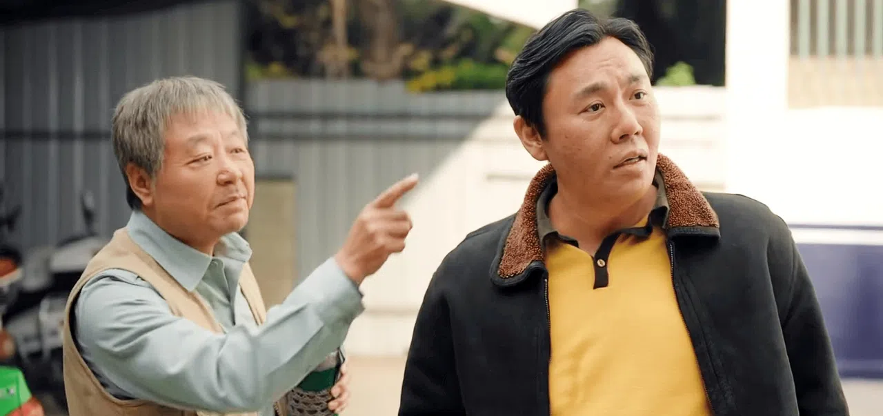 《漫长的季节》范伟（左）和秦昊（右）虽是悲剧人物，但他们的结局给观众留下一丝希望。（互联网）