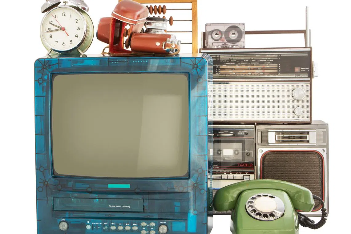 科学家发现无线电波，推动电视机、收音机和电话的发明，让信息传播不再受限于地理距离。（iStock图片）