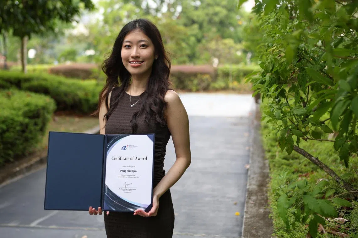 方淑琴是今年新科研奖学金得主之一，获颁国家科学奖学金（博士）。她计划专注癌症研究，希望将来能把所学回馈社会。（特约李姿仪摄）