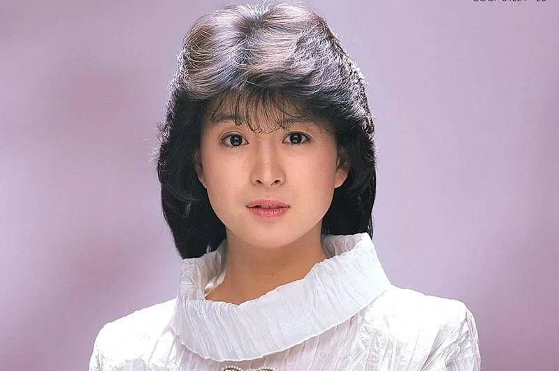 她1997年因生育第一胎而正式退出演艺圈。（互联网）